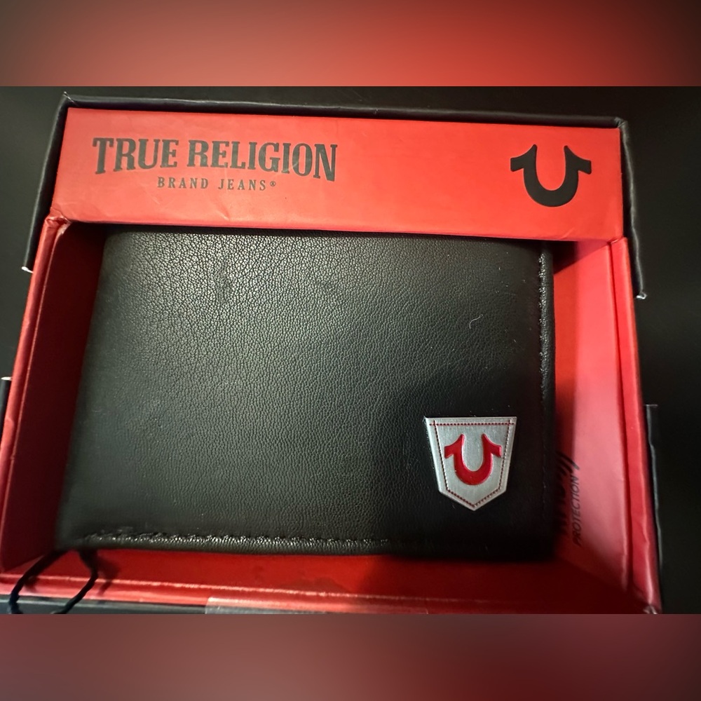 🆕True Religion Bifold Leather Wallet